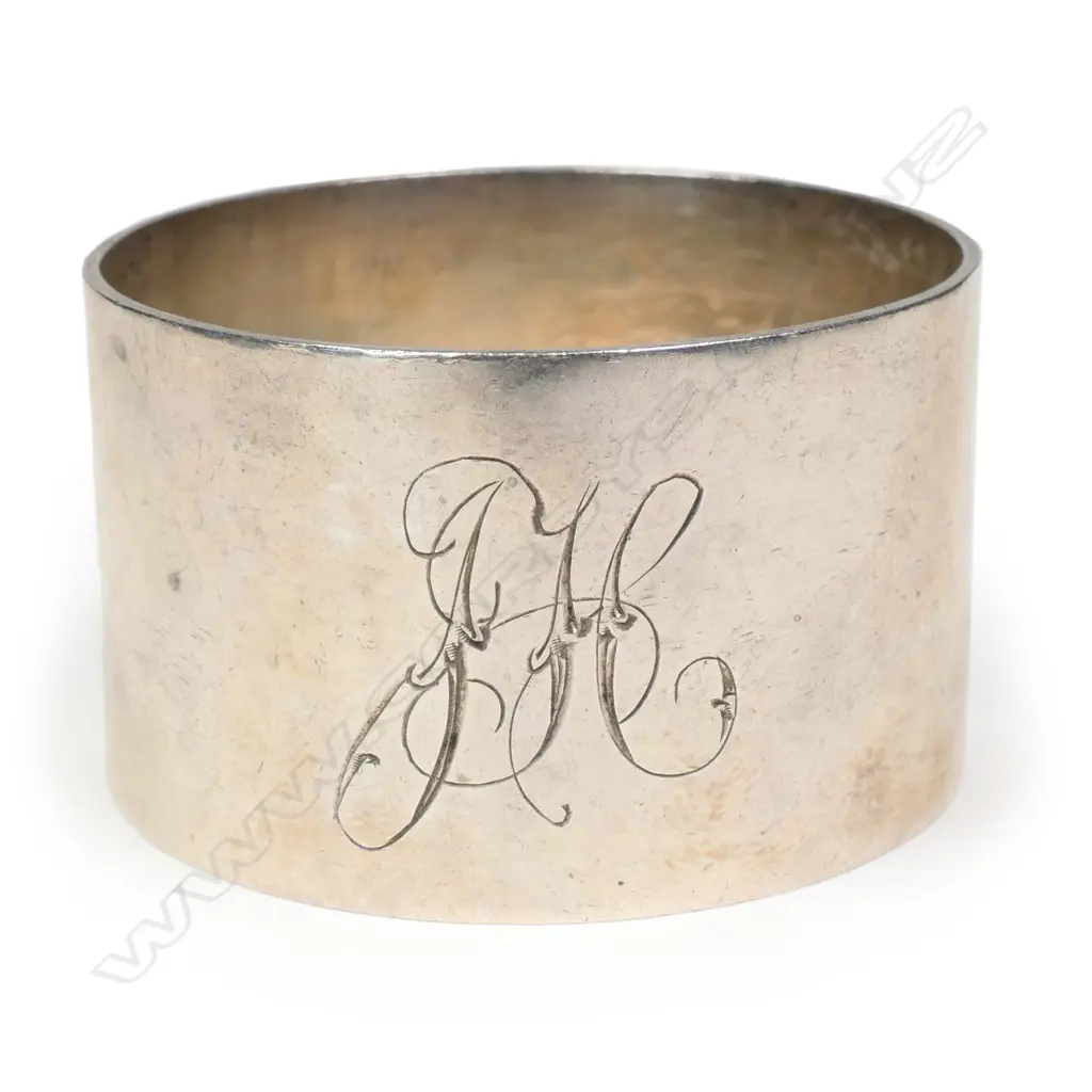 B. Petersen & Co. (Christchurch) silver napkin ring, Image 1++